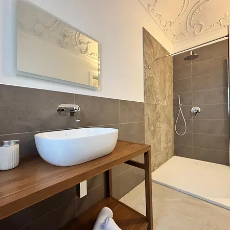 Historic Balcony & On Via Maqueda Privat bolig Palermo
