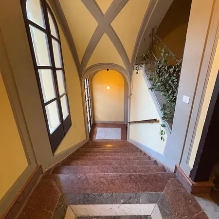 Historic Balcony & On Via Maqueda Homestay Palermo