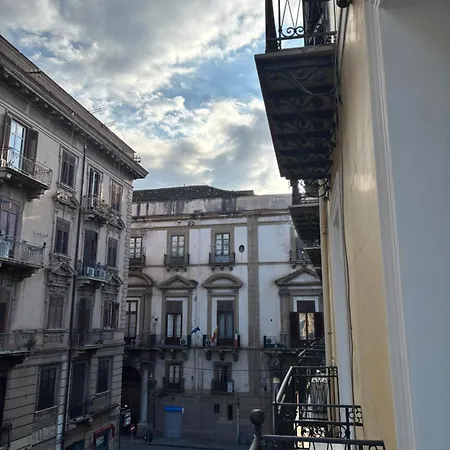 Historic Balcony & On Via Maqueda