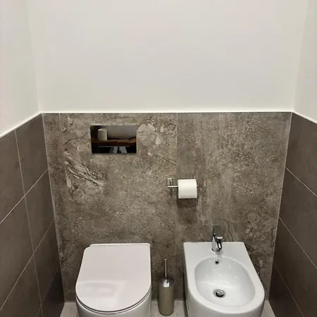 Historic Palazzo - & With Private Bathroom منزل للإقامة باليرمو