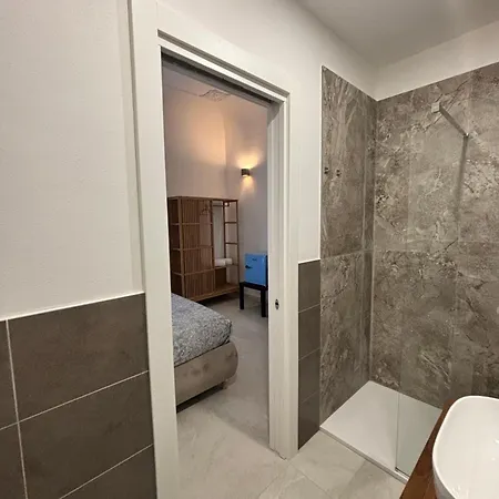 Historic Balcony & On Via Maqueda Homestay Palermo