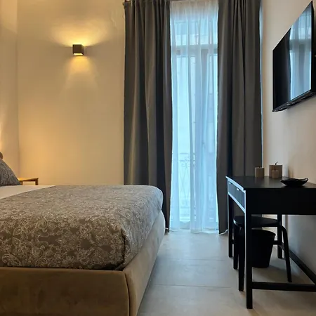 Homestay Historic Balcony & On Via Maqueda *