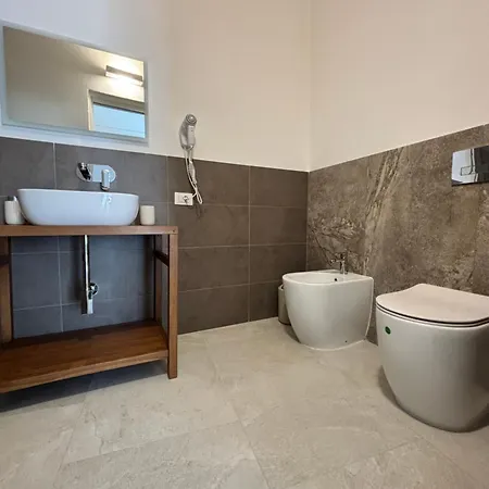 Homestay Historic Balcony & On Via Maqueda