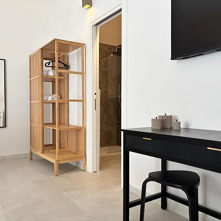 Homestay Historic Balcony & On Via Maqueda